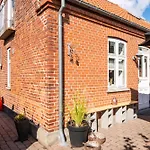 ヴィラ Cozy Located Townhouse In *