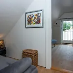 Cozy Located Townhouse In ナクスコウ