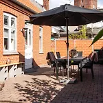 Cozy Located Townhouse In 빌라