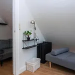 빌라 Cozy Located Townhouse In *