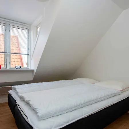 Cozy Located Townhouse In * 纳克斯考