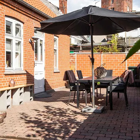 别墅 Cozy Located Townhouse In