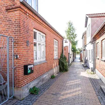 别墅 Cozy Located Townhouse In *