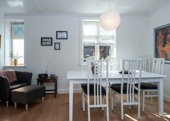 Cozy Located Townhouse In Villa Nakskov