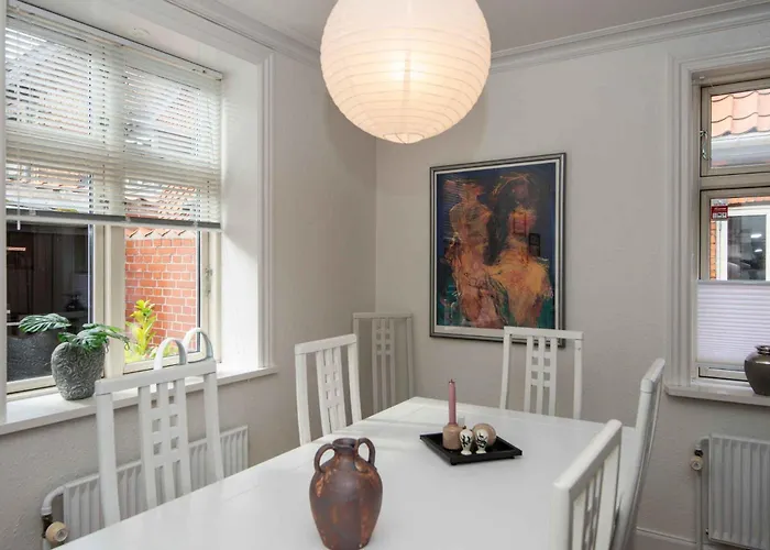 Cozy Located Townhouse In