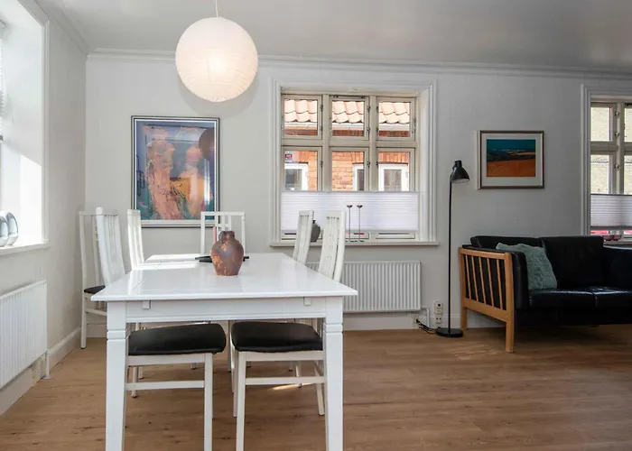 Cozy Located Townhouse In * ناكسكوف